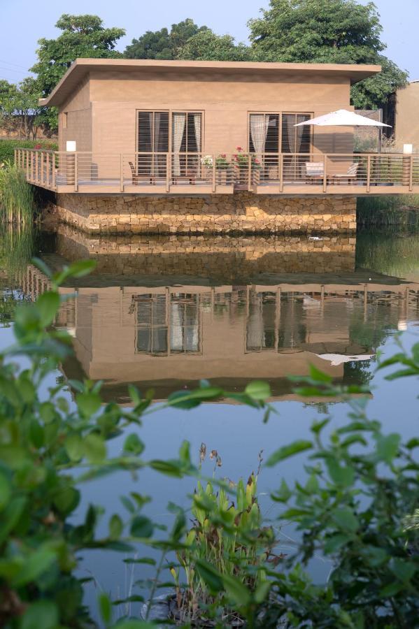 Life At Repose- Lake Villas Resort & Club Chor Warodra Eksteriør bilde