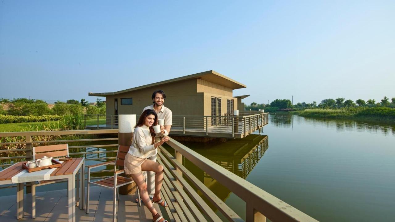 Life At Repose- Lake Villas Resort & Club Chor Warodra Eksteriør bilde