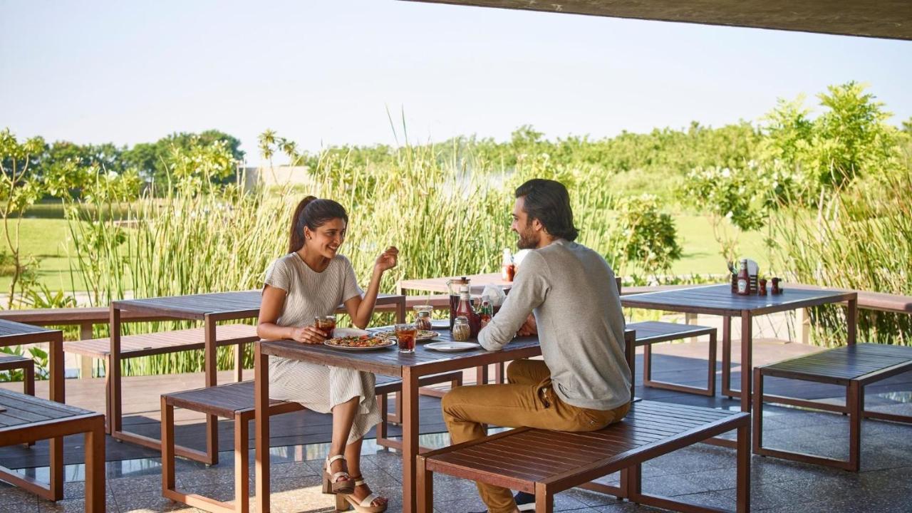 Life At Repose- Lake Villas Resort & Club Chor Warodra Eksteriør bilde